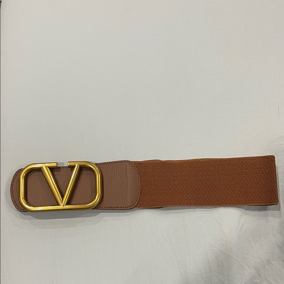 Accessories - Brown Belt with Gold Buckle New